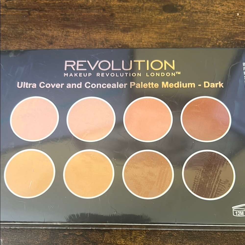 Makeup Revolution Cream and Brown Concealer Palette - Picture 3 of 5